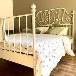La Casa Amarilla