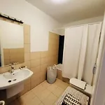 La Casa Amarilla